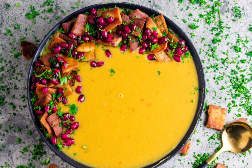 Lentil Soup (Shorbet Addas)is the ramadan's classic in the Middle Eastern table, full of nutrients and easy preparation