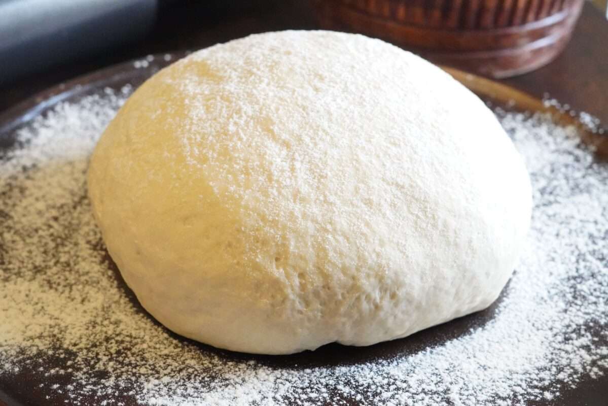 Ten-minute dough made of all-purpose flour, yeast, milk, and other pantry ingredients is the best choice 