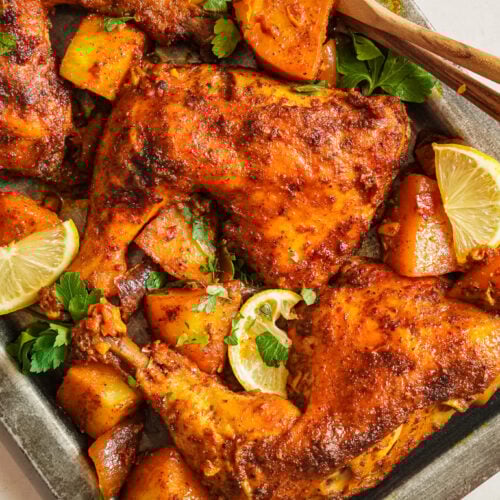 Along with baked potatoes, this baked chicken constitutes an amazing piece of art.