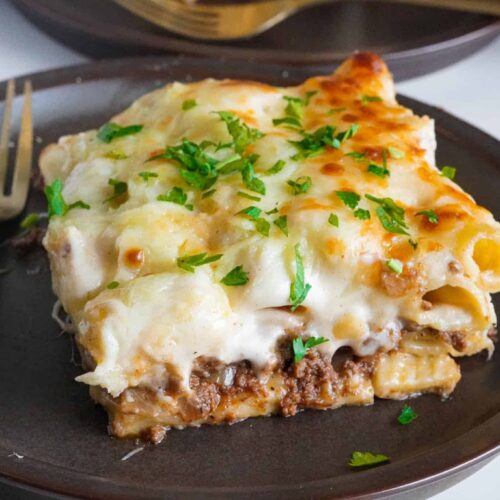 Featuring the juicy meat, creamy and cheesy textures, this Macarona is truly irresistible