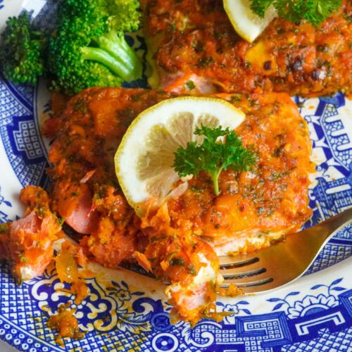A homemade baked salmon dish that contains all the nutrients of a nutritious salmon for people who desire a sense of luxury with little effort.