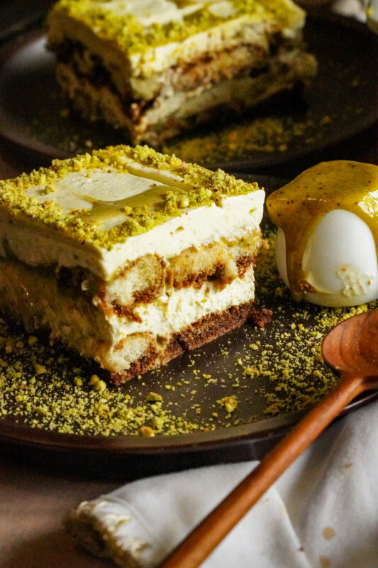 eggless pistachio tiramisu