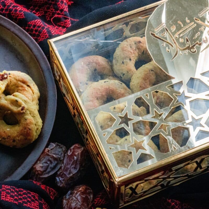 Palestinian Ka'ak in a welcoming box