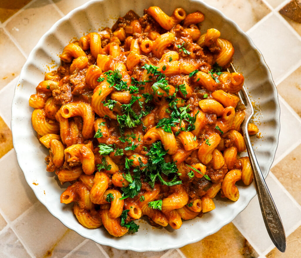 30 minute middle eastern dishes, macarona bil lahme, one pot macarona